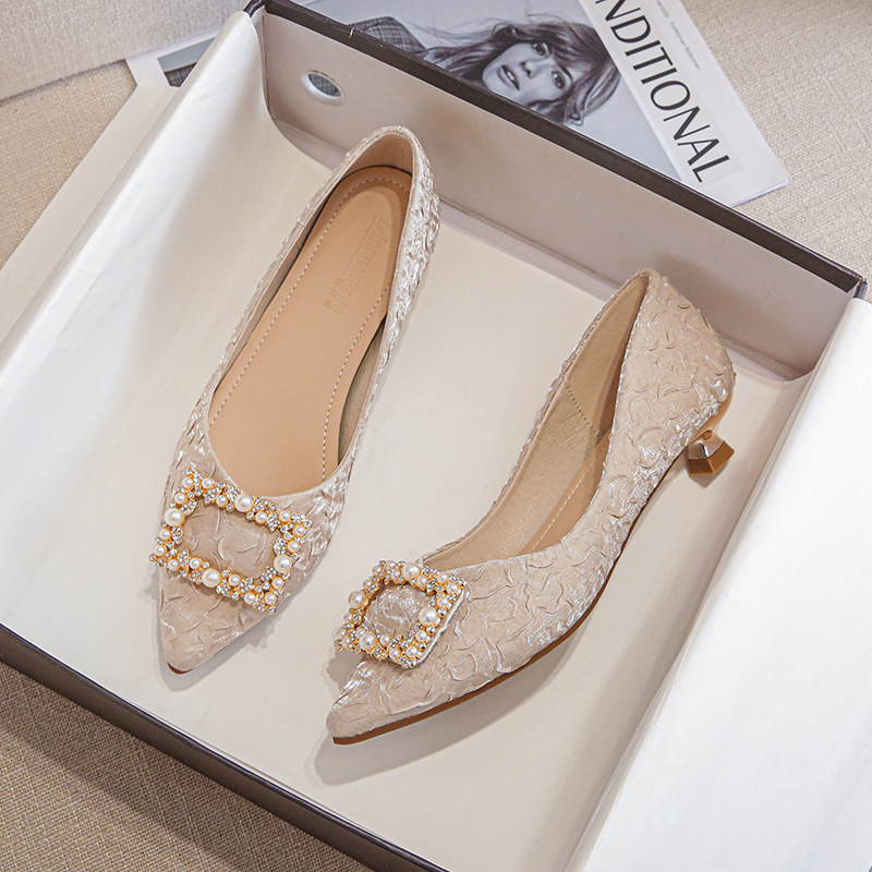 Ivory Textured Satin Pointed T - огляд і ціна Women'S Shoes